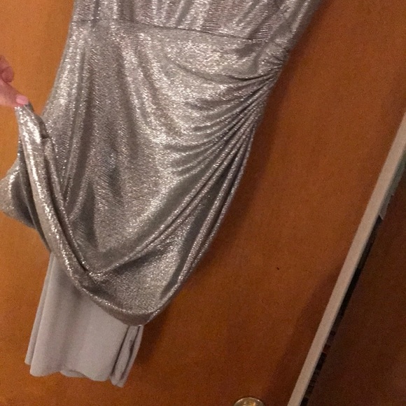 LAUREN RALPH LAUREN Metallic Silver Evening Dress - Picture 3 of 8